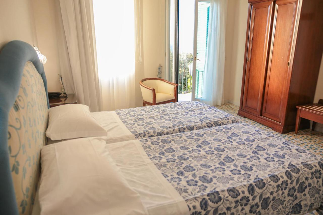 Hotel La Badia Sorrento Exteriör bild
