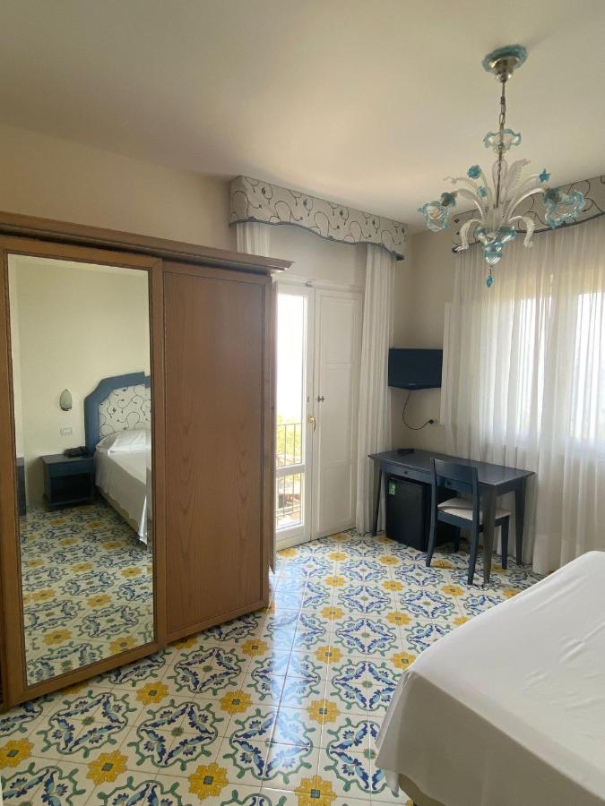 Hotel La Badia Sorrento Exteriör bild