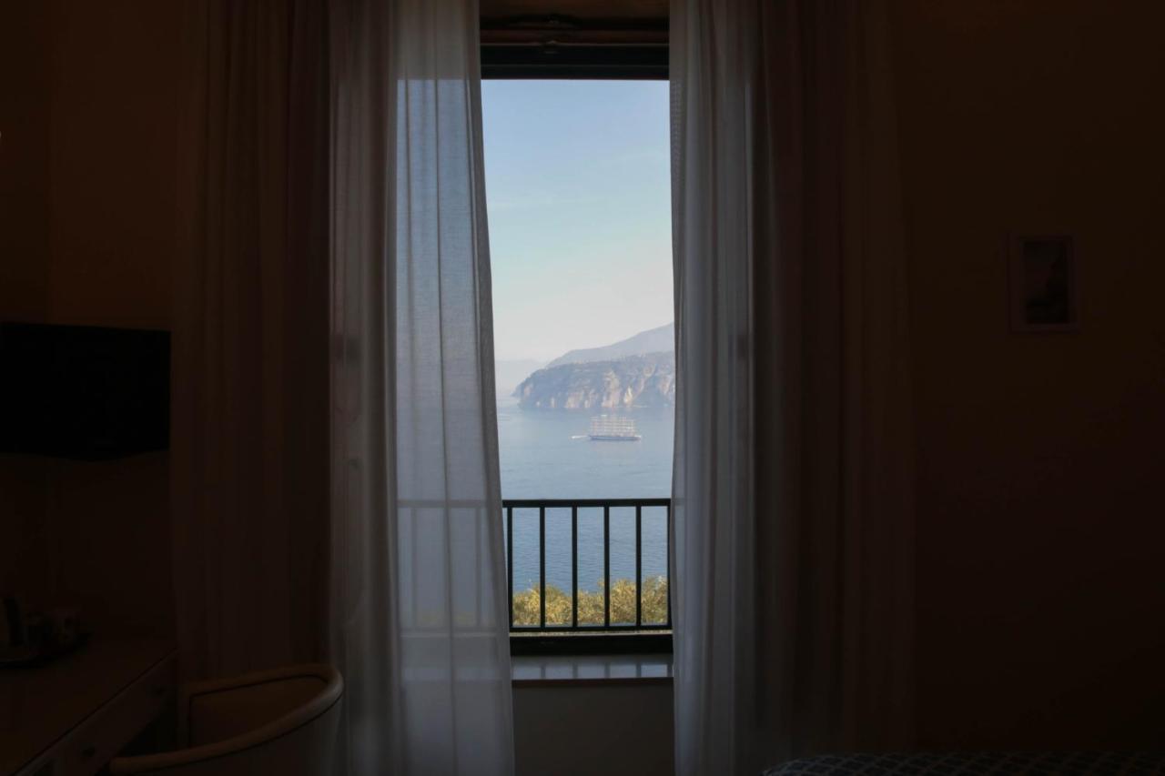 Hotel La Badia Sorrento Rum bild