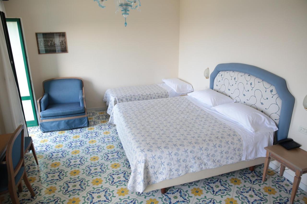 Hotel La Badia Sorrento Exteriör bild