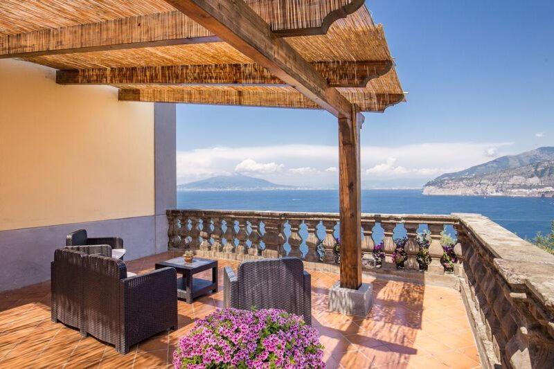 Hotel La Badia Sorrento Exteriör bild