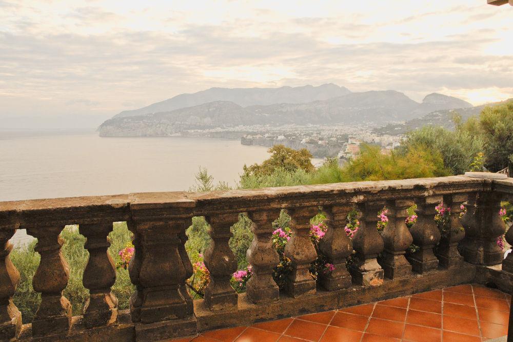 Hotel La Badia Sorrento Exteriör bild