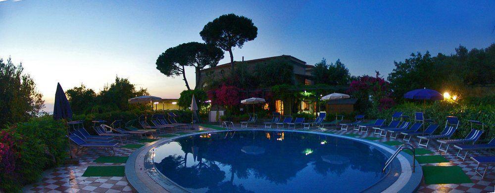 Hotel La Badia Sorrento Exteriör bild