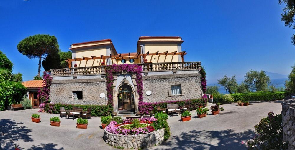Hotel La Badia Sorrento Exteriör bild
